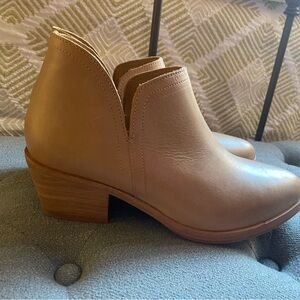 Nisolo Eva Leather Ankle Boots 8 1/2 NIB